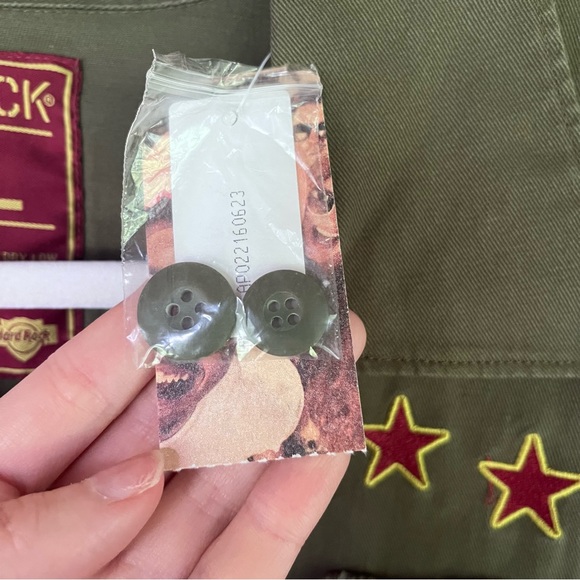 Hard Rock Cafe Miami Rock & Roll Button Up Shirt - Picture 5 of 6